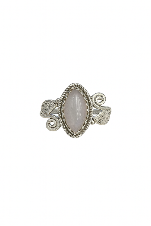 Anillo de Plata con Cuarzo Rosa – Amor, Dulzura y Elegancia Natural