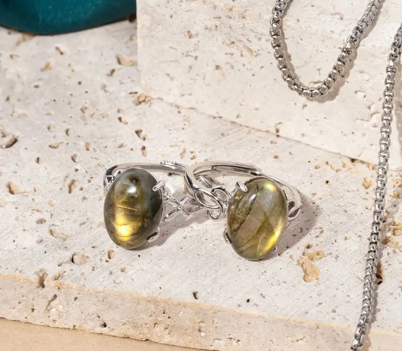 Anillo de Plata 925 con Labradorita Natural – Energía, Protección y Elegancia Mística
