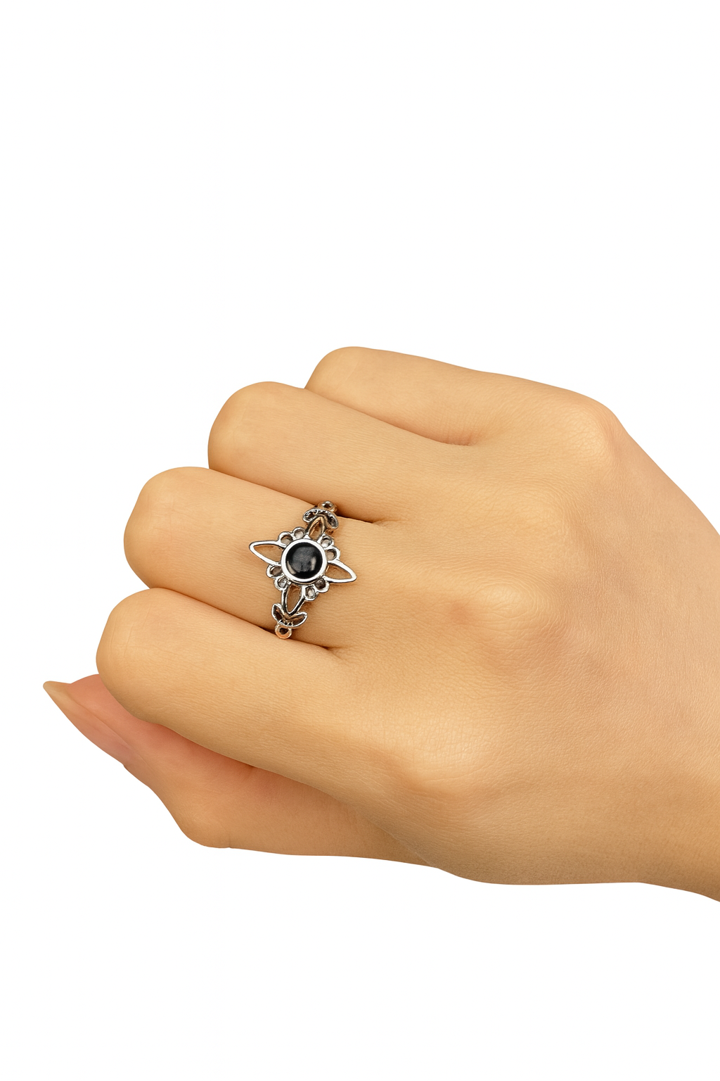 Anillo de Plata con Nudo de Bruja y Ónix – Protección y Poder