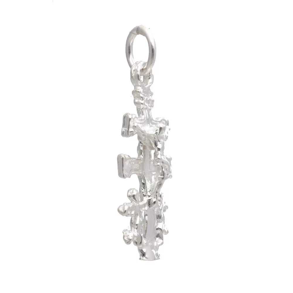 Colgante de Plata con Cruz de Caravaca – Amuleto de Protección y Fe Espiritual